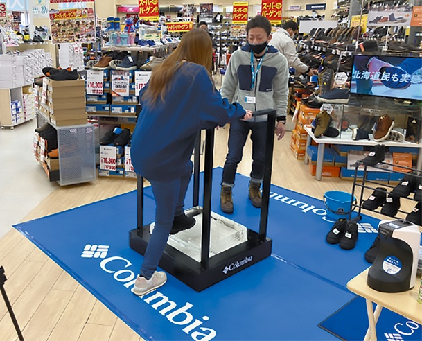 驚きのグリップ力!Columbiaの防寒ブーツ「サップランド」の氷上体験 驚きのグリップ力!Columbiaの防寒ブーツ「サップランド」の氷上体験